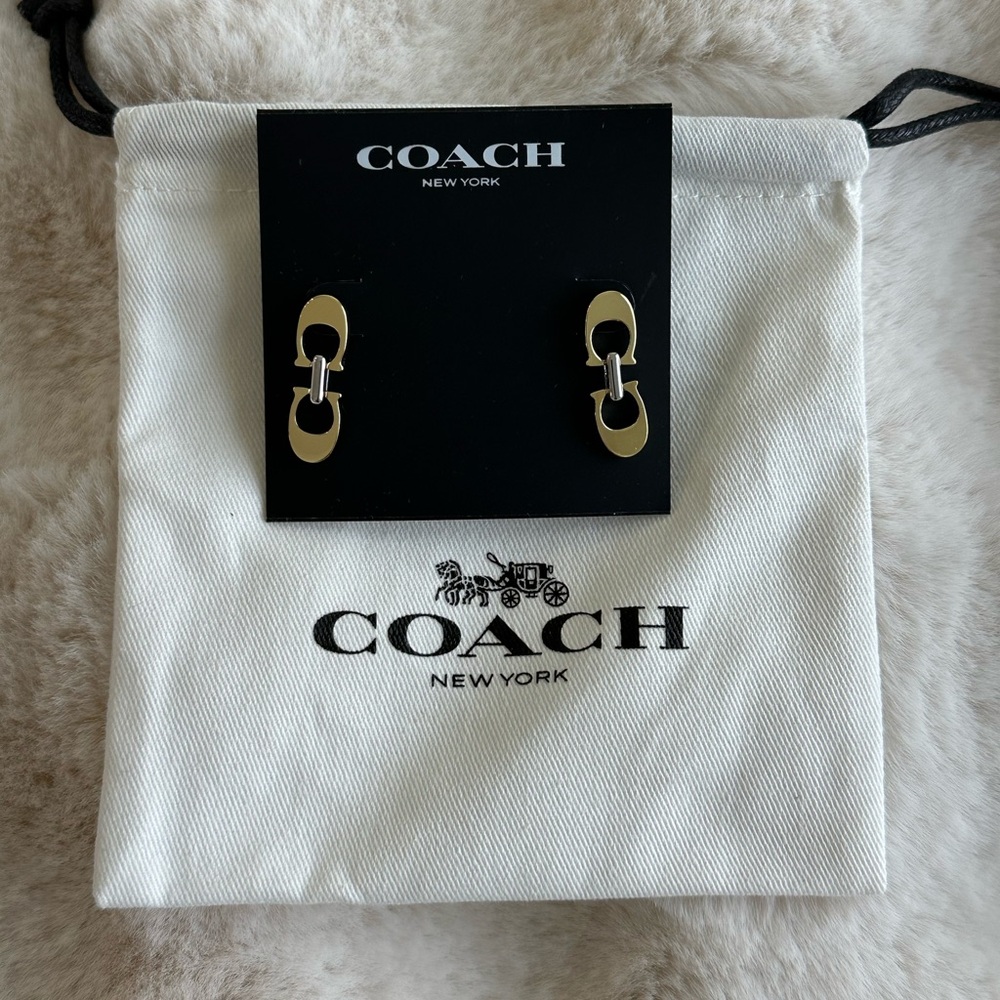 🆕 COACH | Signature Two-Tone Dangle Earrings!